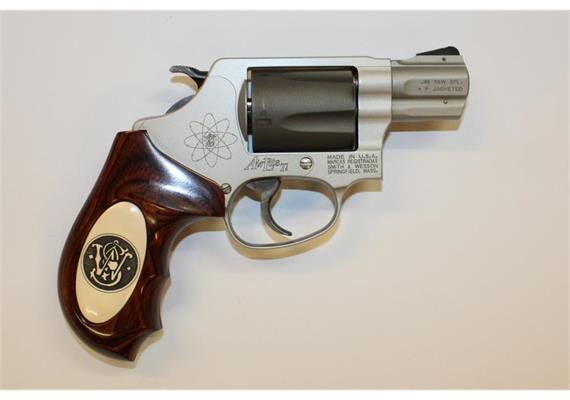 Revolver Smith & Wesson S&W 337 AirLite Ti 38 Spez.