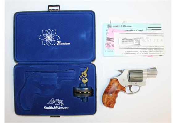 Revolver Smith & Wesson S&W 337 AirLite Ti .38 Spez.